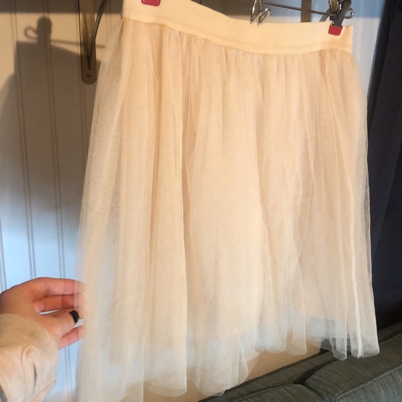Lauren Conrad tulle skirt - Picture 2 of 7